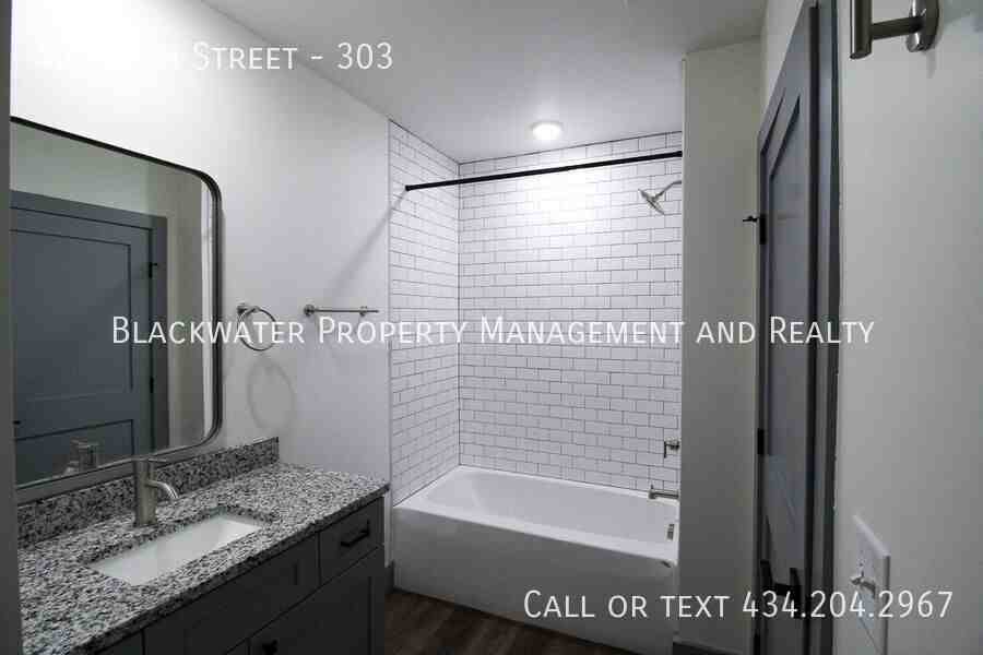 400 12th St #303 - Photo 6 of 10