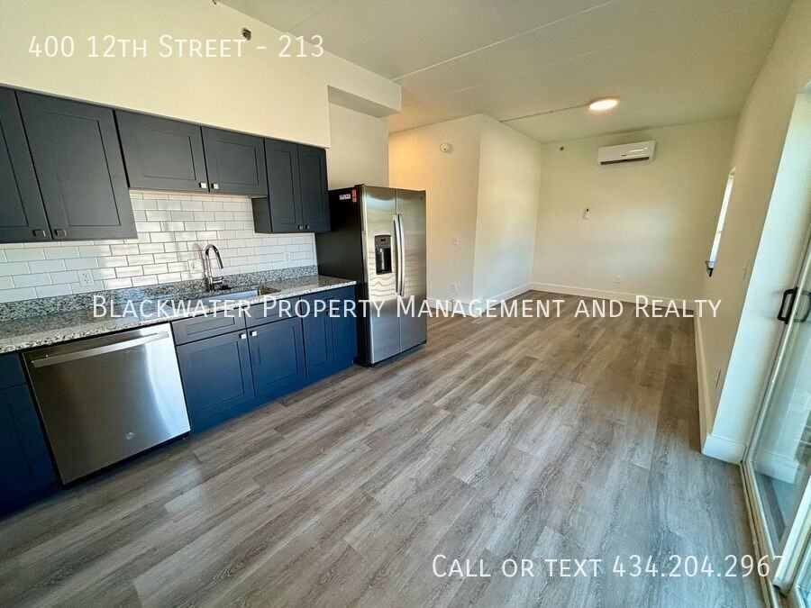 400 12th St #213 - Photo 4 of 11