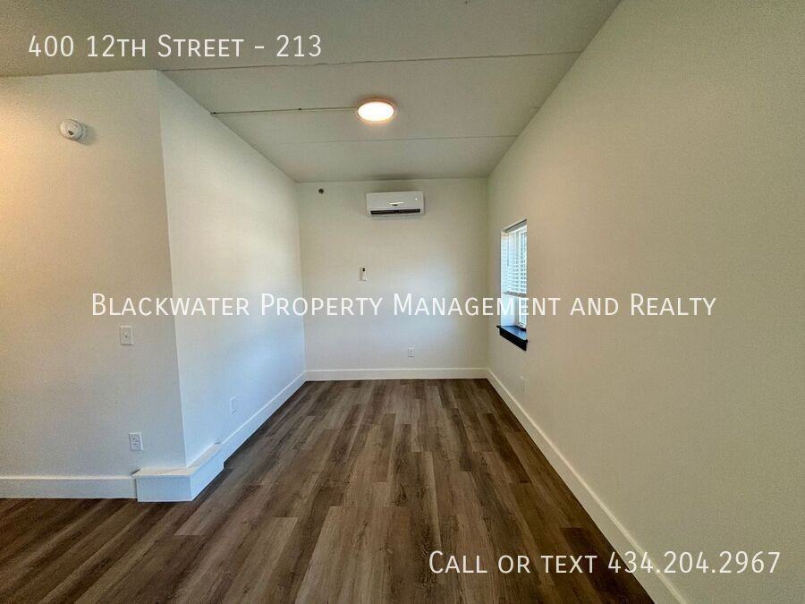 400 12th St #213 - Photo 5 of 11