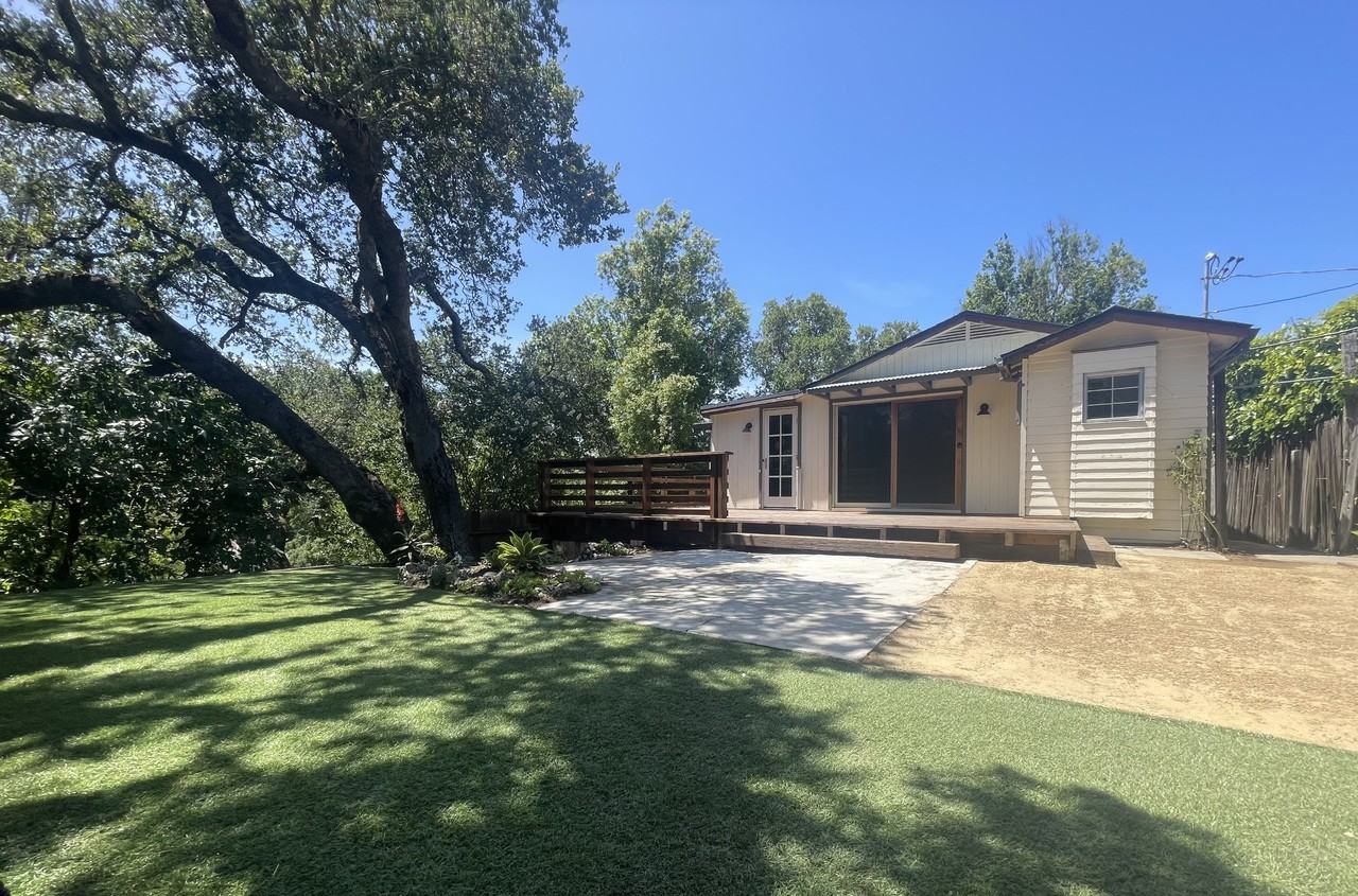 2 Bedroom Plus Office Near Emerald Hills Lake Country Club #NA - Photo 2 of 27