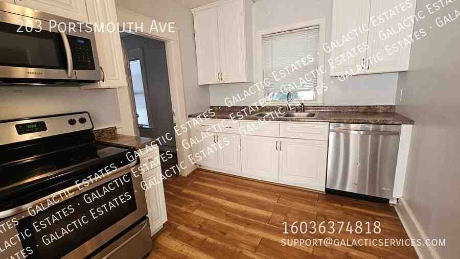 203 Portsmouth Ave - Photo 3 of 22