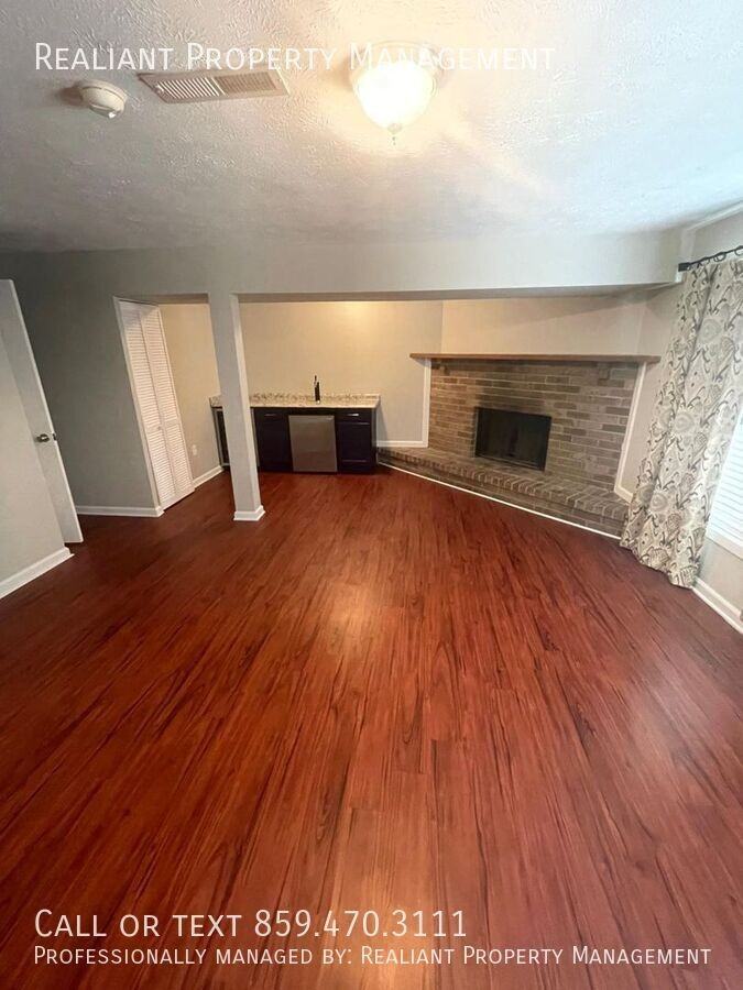 1185 Mount Rushmore Way - Photo 2 of 24