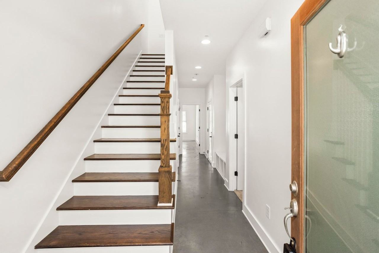 1034 Maynor Avenue - Photo 5 of 34