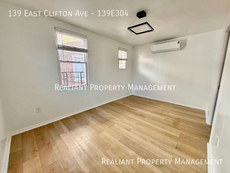 139 E Clifton Ave #139E304 - Photo 4 of 6