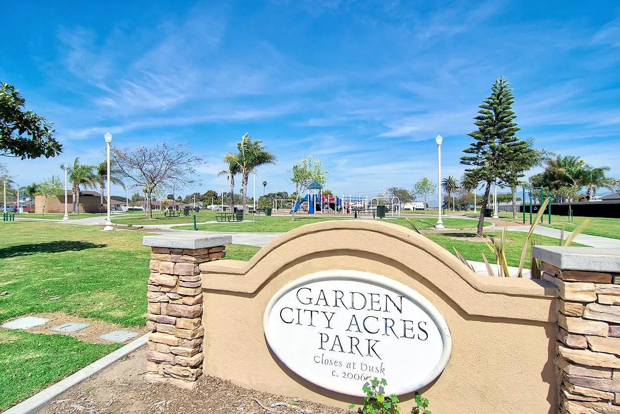 5476 Henry Place #NA - Photo 2 of 19