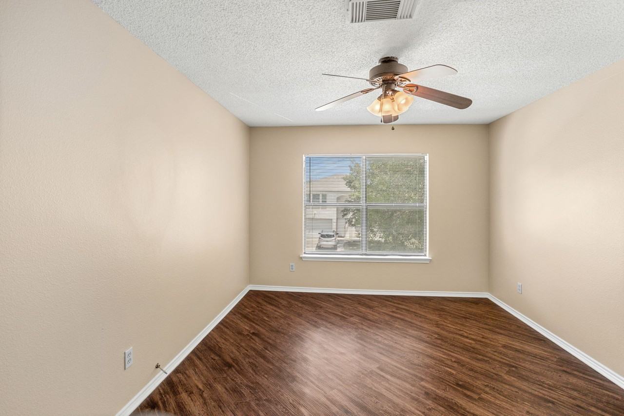 7807 Clipper Pass - Photo 7 of 24