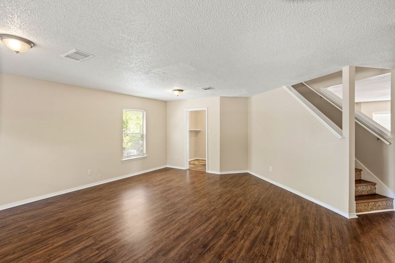 7807 Clipper Pass - Photo 6 of 24