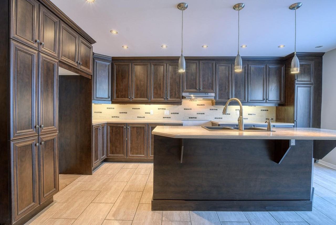 Rue Sherbrooke & 12e Avenue - Photo 2 of 17