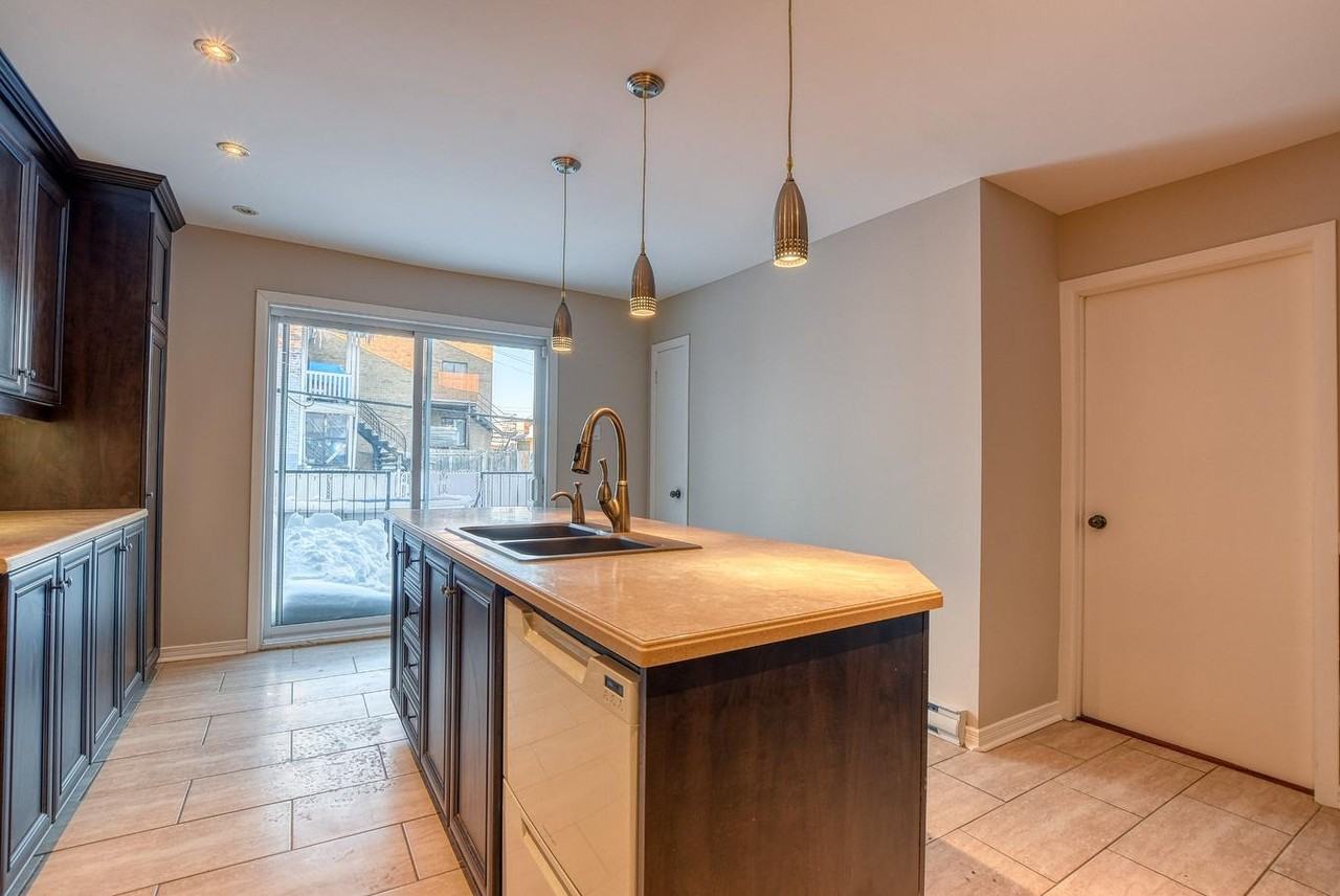 Rue Sherbrooke & 12e Avenue - Photo 4 of 17