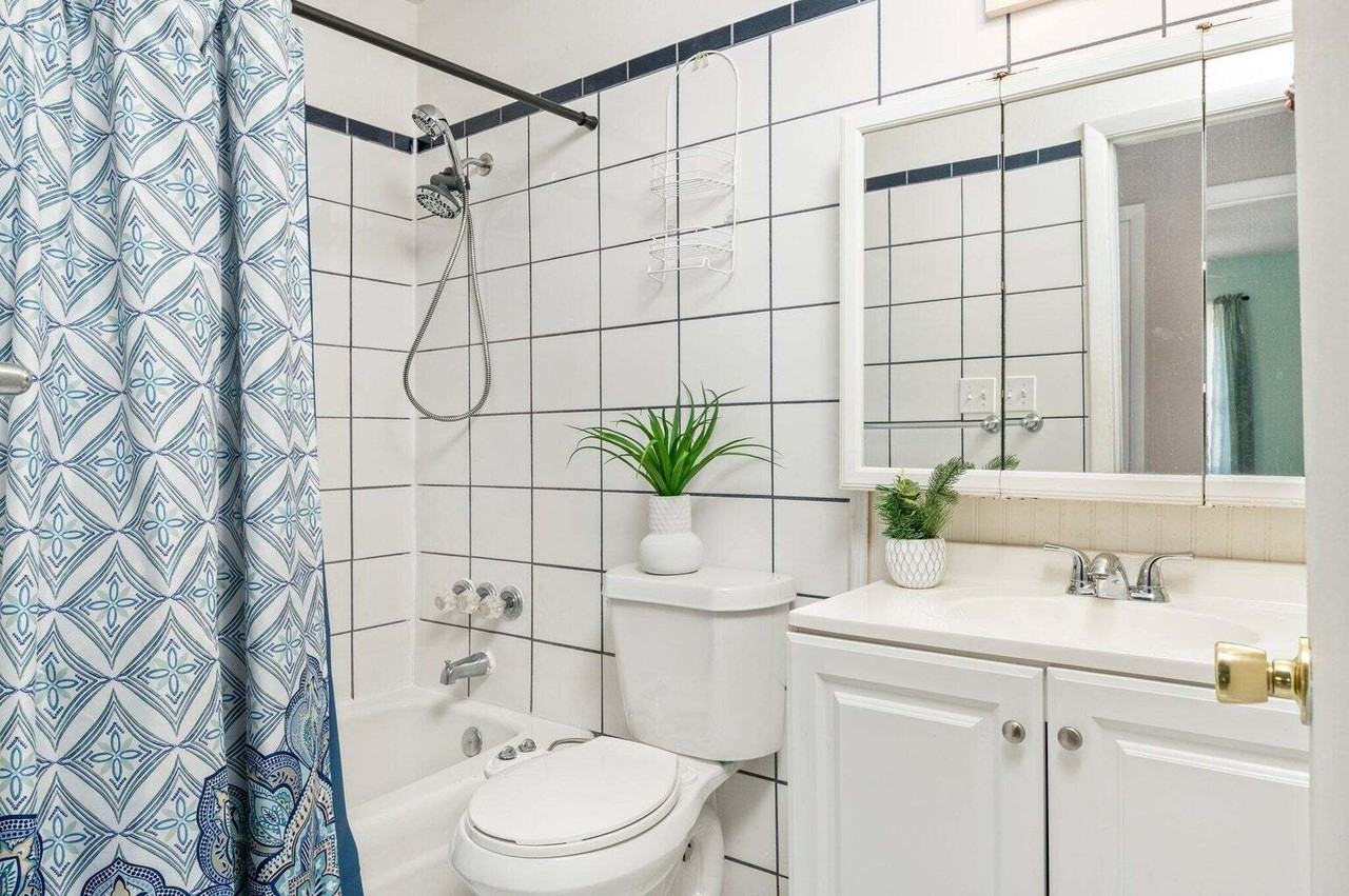 110 Green Dr - Photo 2 of 41