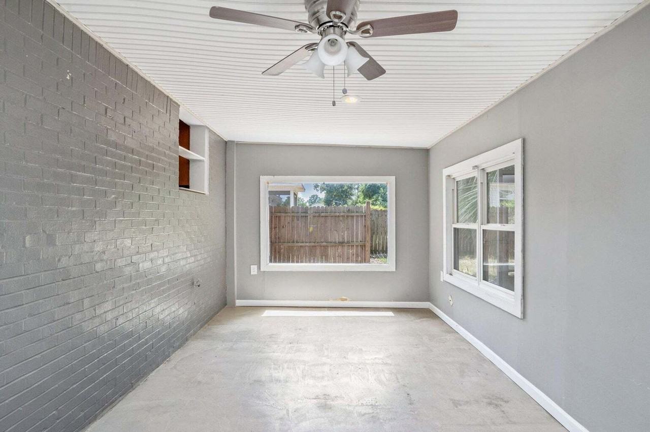 110 Green Dr - Photo 3 of 41