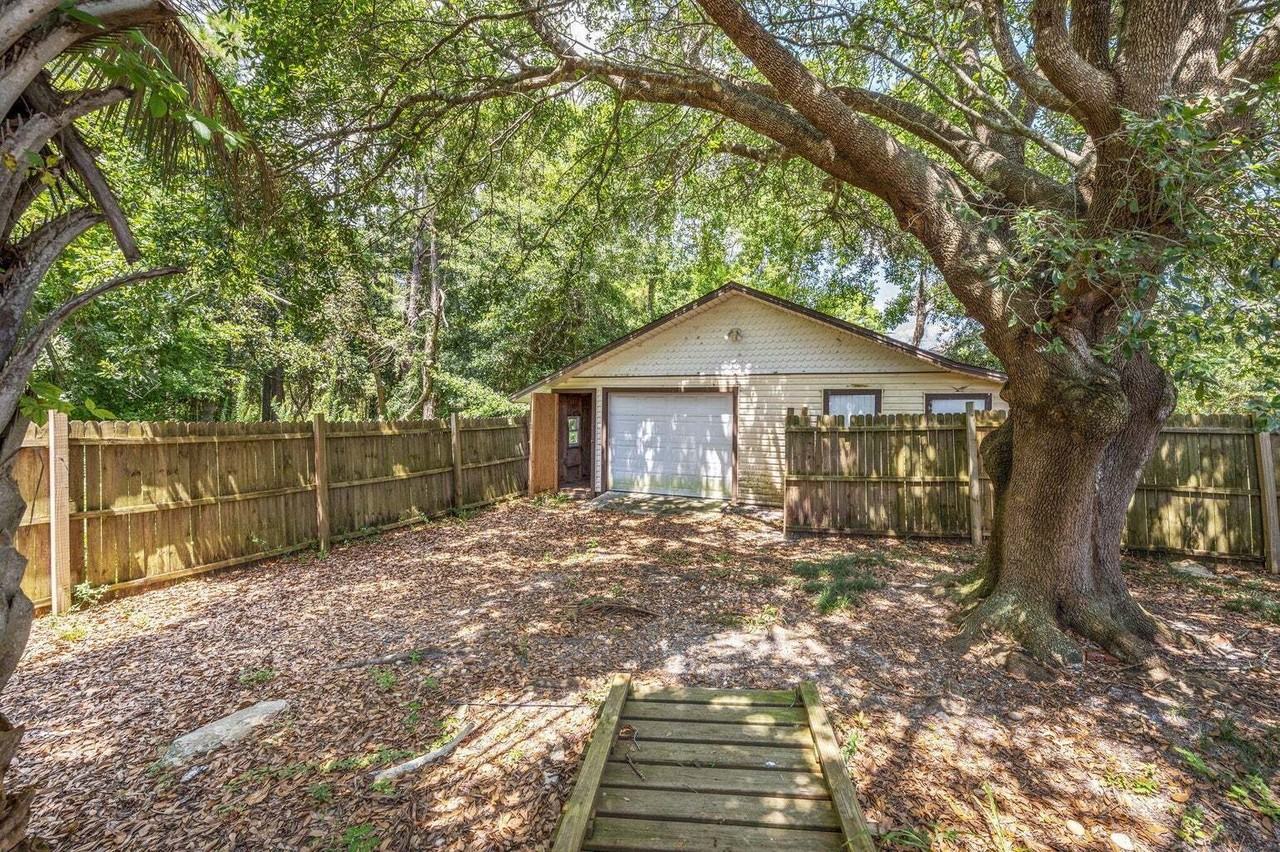 110 Green Dr - Photo 6 of 41