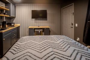 featured image of 219 E Coeur D Alene Lake Dr #4