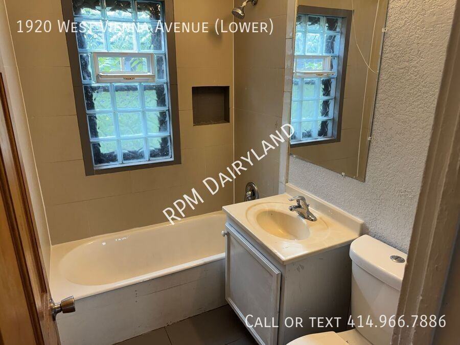 1920 W Vienna Ave - Photo 2 of 11