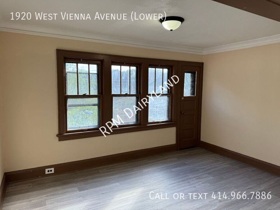 1920 W Vienna Ave - Photo 3 of 11