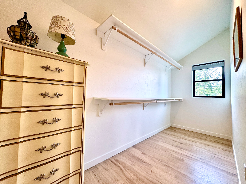 1120 Holt Dr #A - Photo 7 of 11