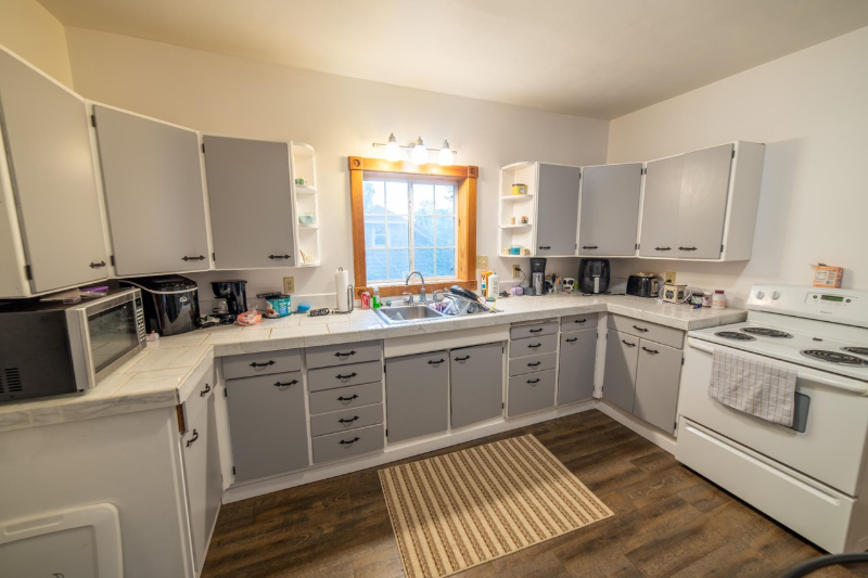 324 Lennox St #1 - Photo 3 of 11