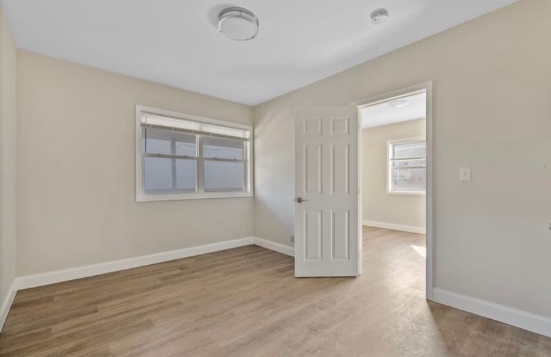 474 E Norwich Ave #A - Photo 4 of 12