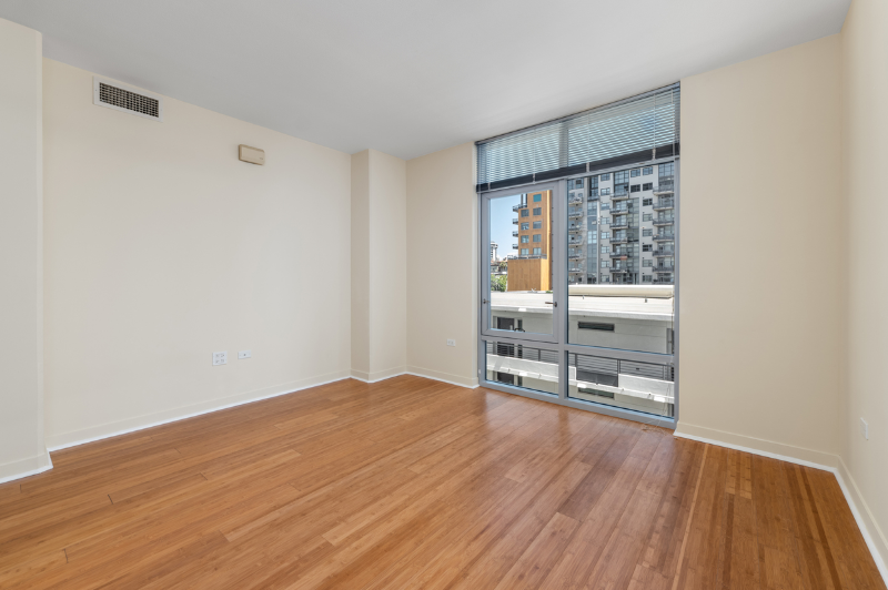 425 W Beech St #611 - Photo 4 of 20