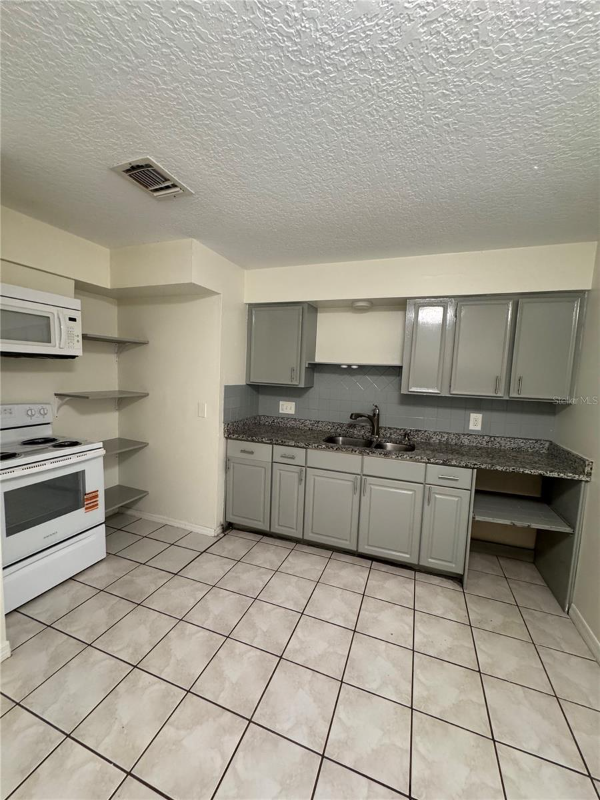 30 Lago Mesa Way - Photo 7 of 15