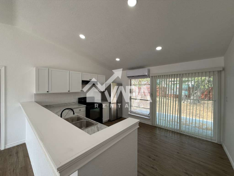 5535 Indian Desert St - Photo 4 of 14