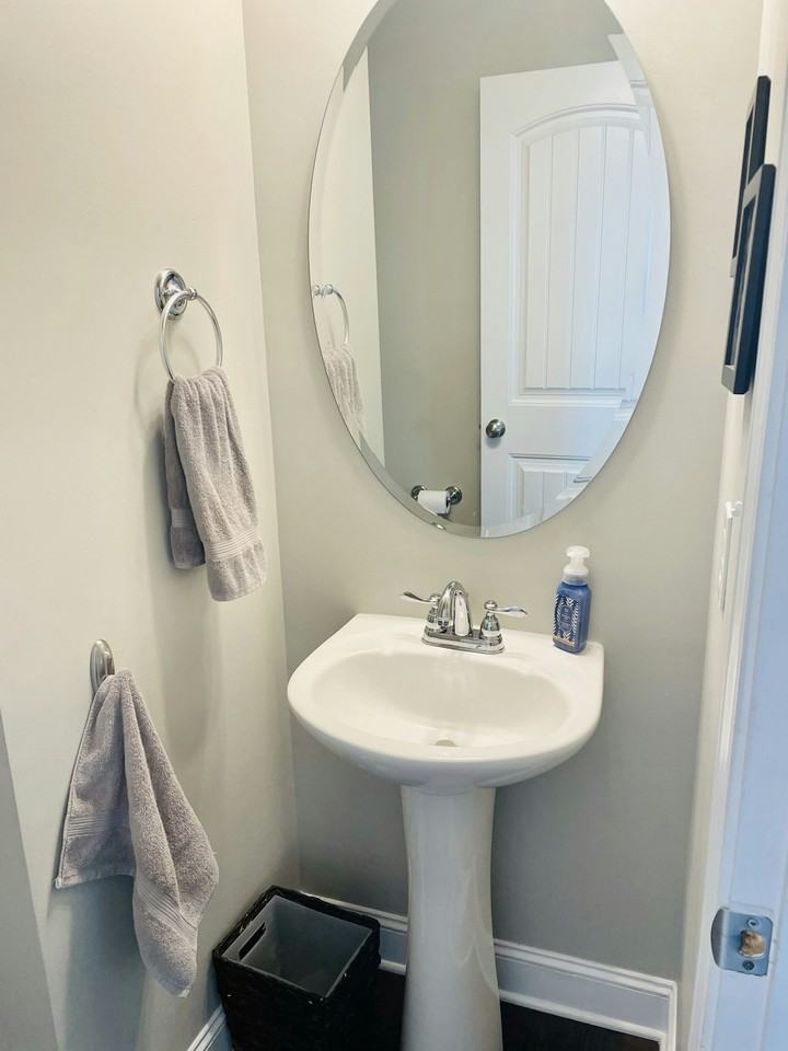 321 Cornhill Road - Photo 5 of 44