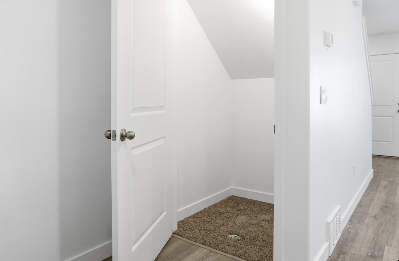 3933 Orinda Drive - Photo 4 of 12