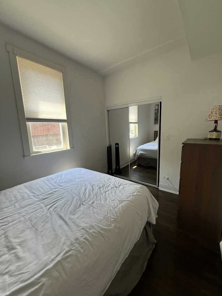 1916 North Rockwell Street, Unit 1 - Photo 5 of 11