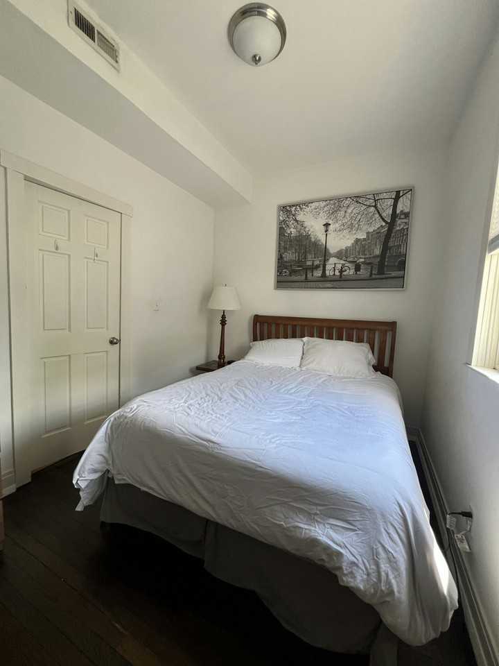 1916 North Rockwell Street, Unit 1 - Photo 6 of 11