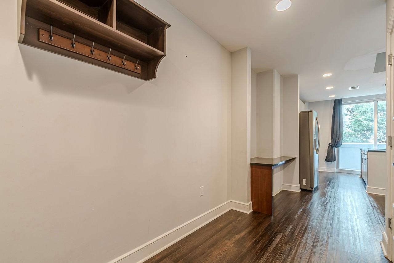 44 Peachtree Place Northwest Unit 429, Unit 429 - Photo 3 of 21