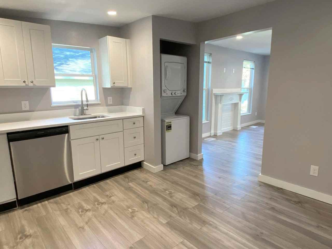 103 West 54th Street - Photo 4 of 8