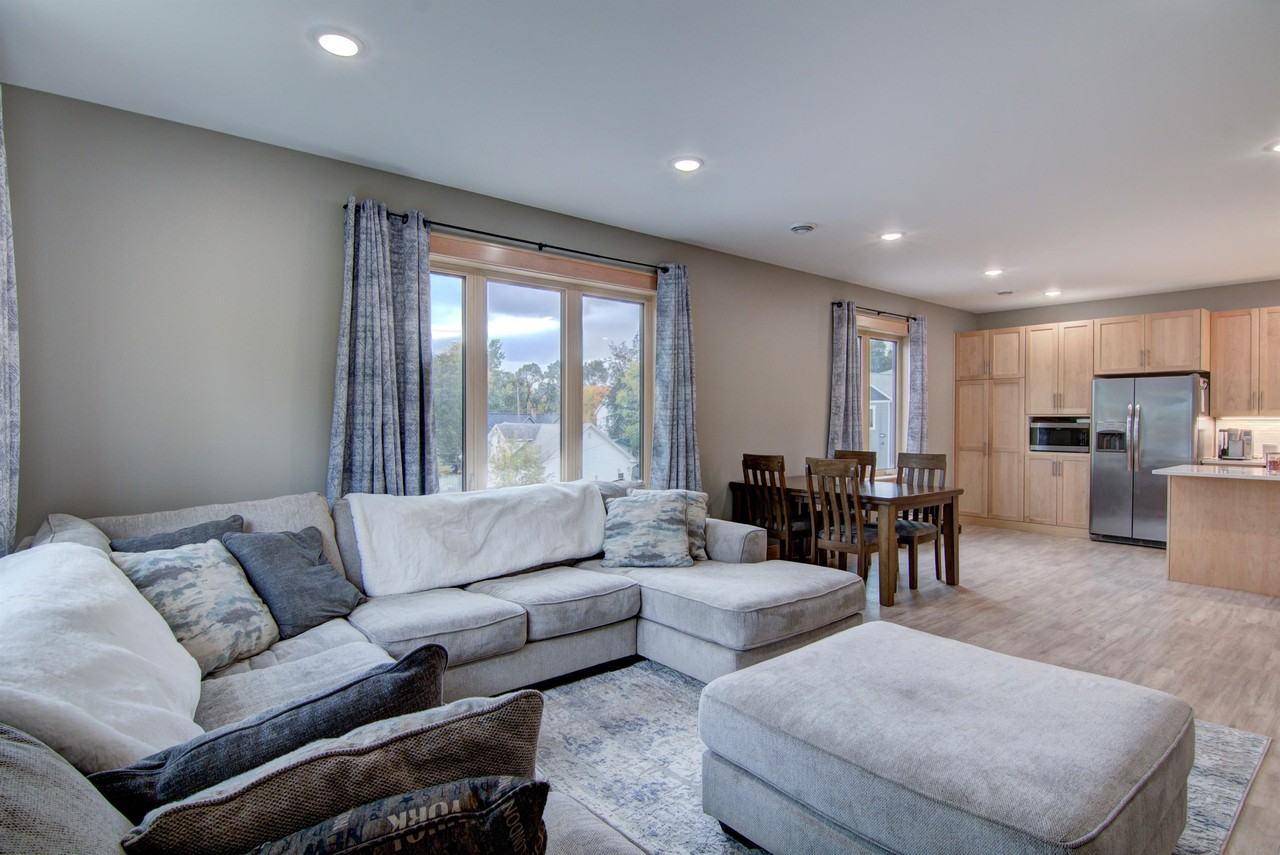 2136 4th Street - Photo 7 of 30