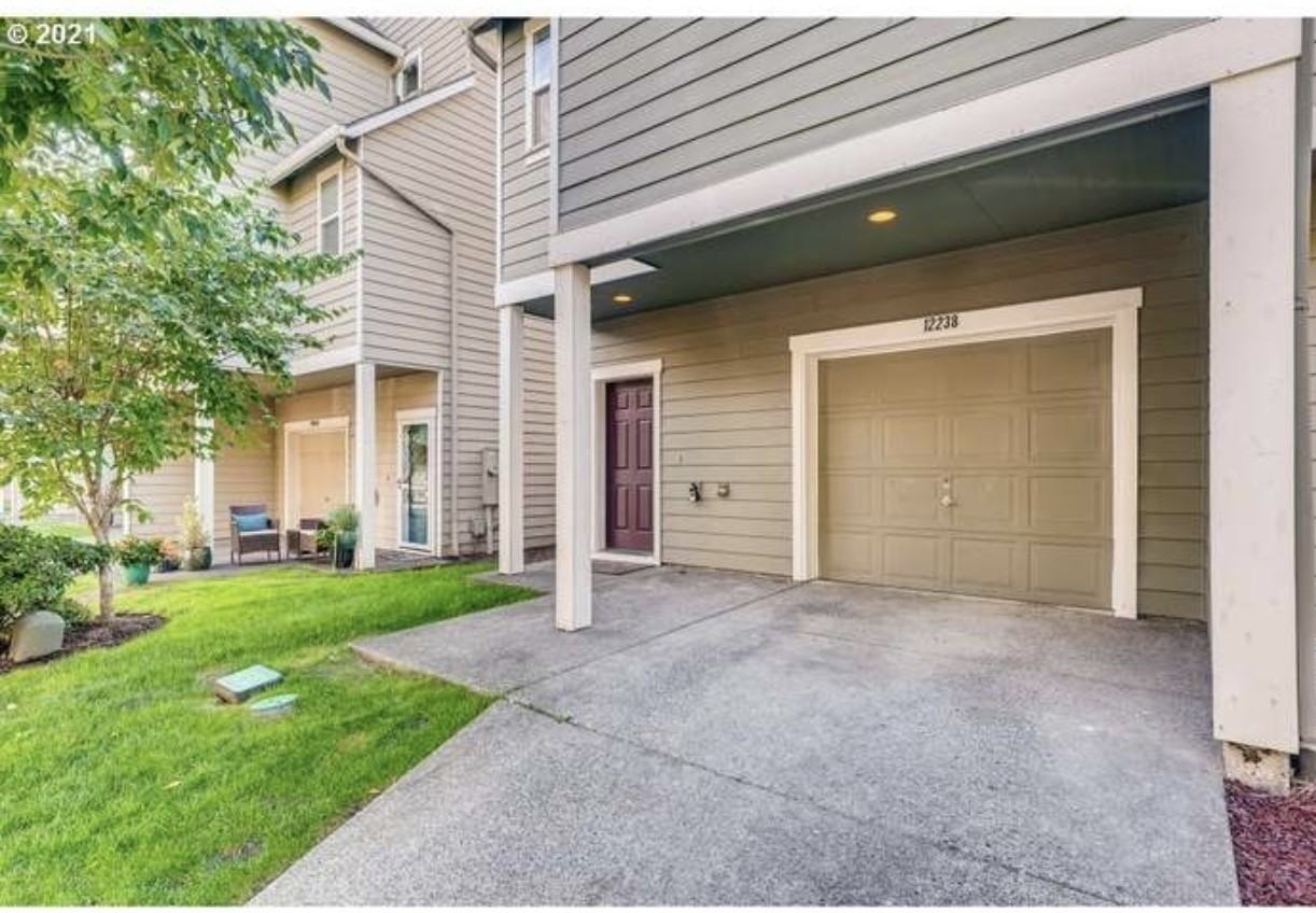 12238 Southeast Long Street - Photo 2 of 25