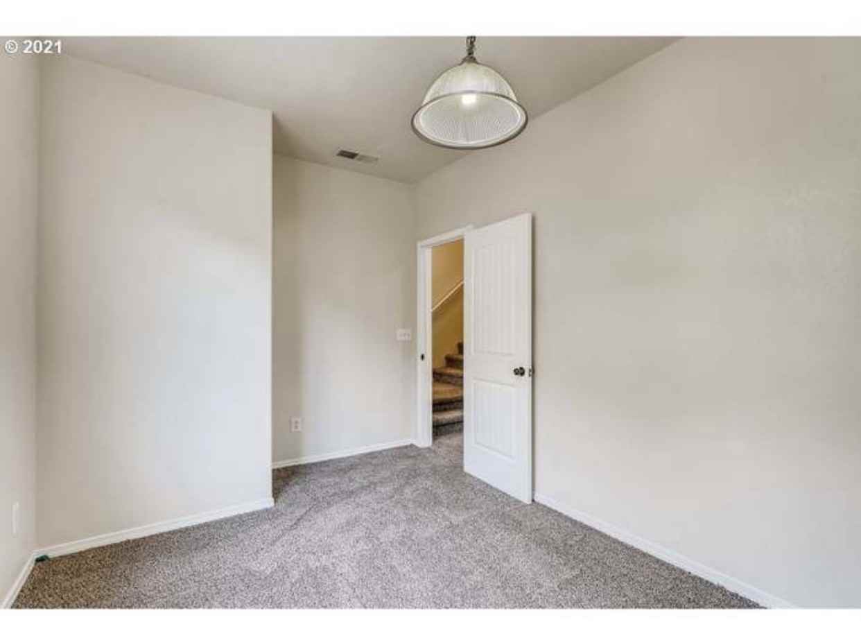 12238 Southeast Long Street - Photo 3 of 25