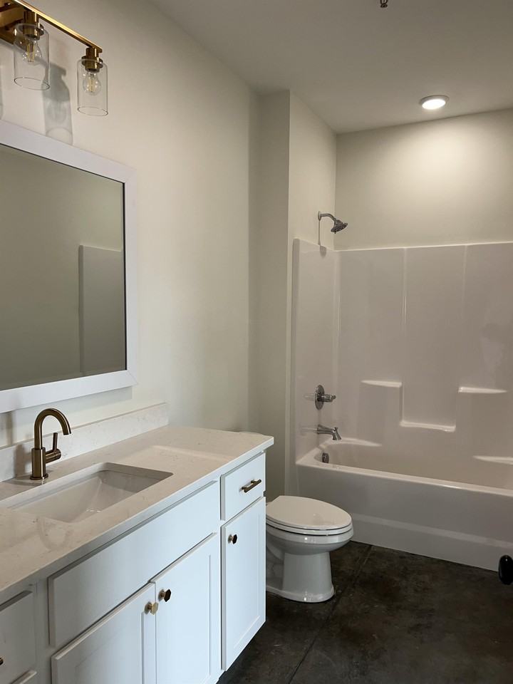 Avery Lane - Photo 2 of 8