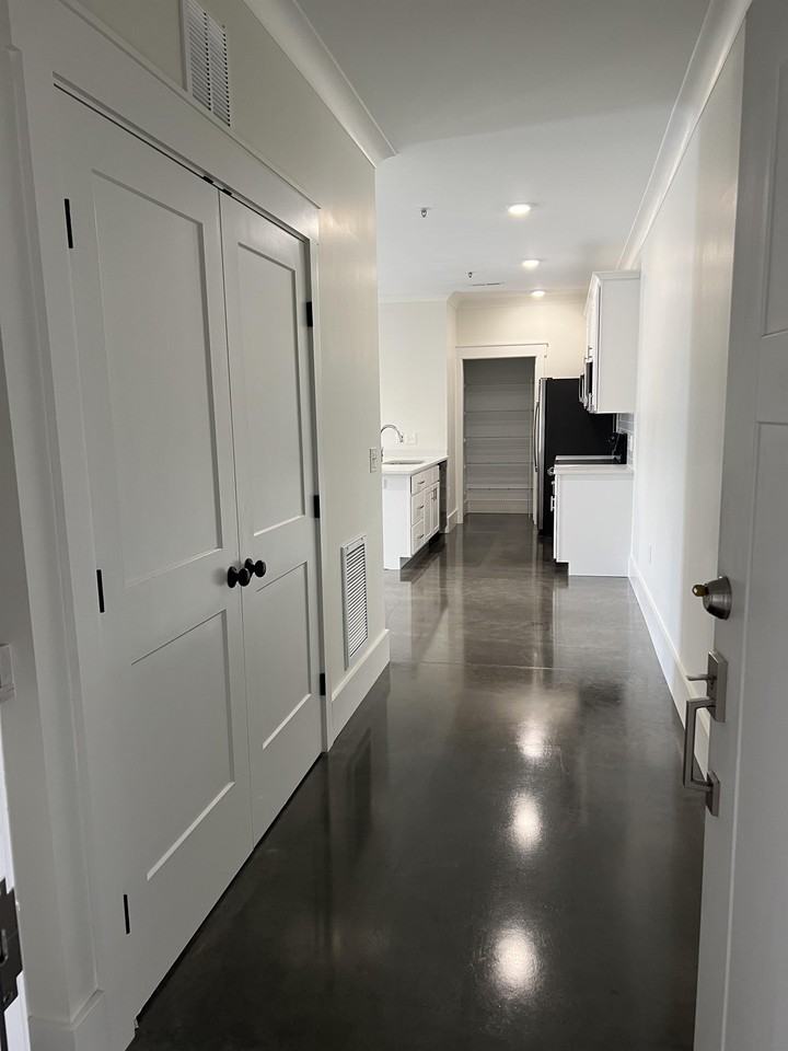 Avery Lane - Photo 3 of 8