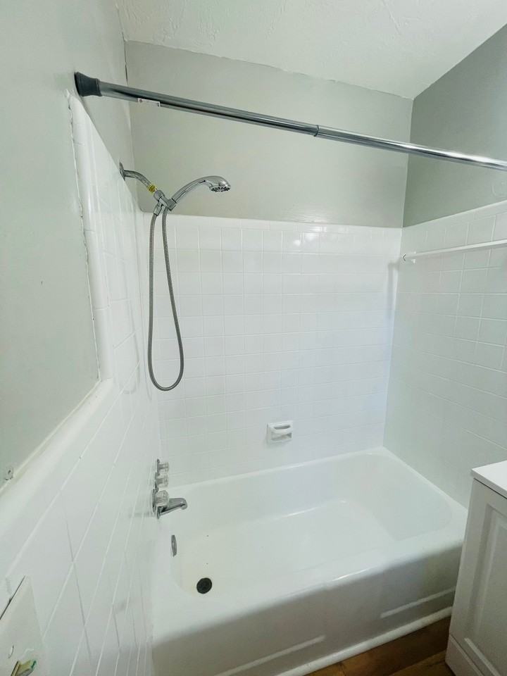 1610 12th Avenue South - Photo 4 of 13