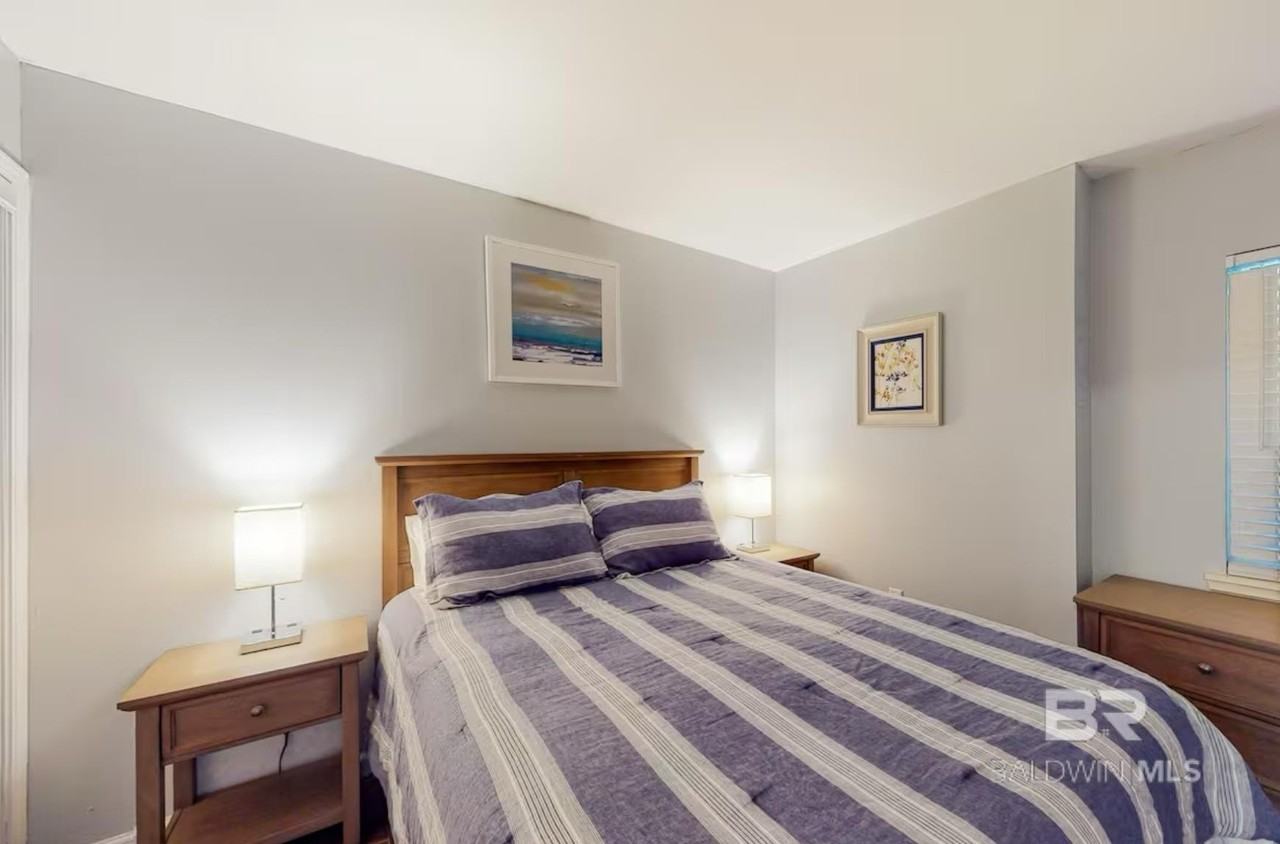 1117 W Beach Blvd #202 - Photo 6 of 24