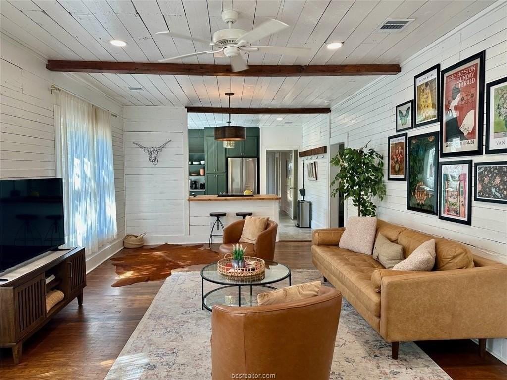 402 N Haswell Dr - Photo 3 of 14