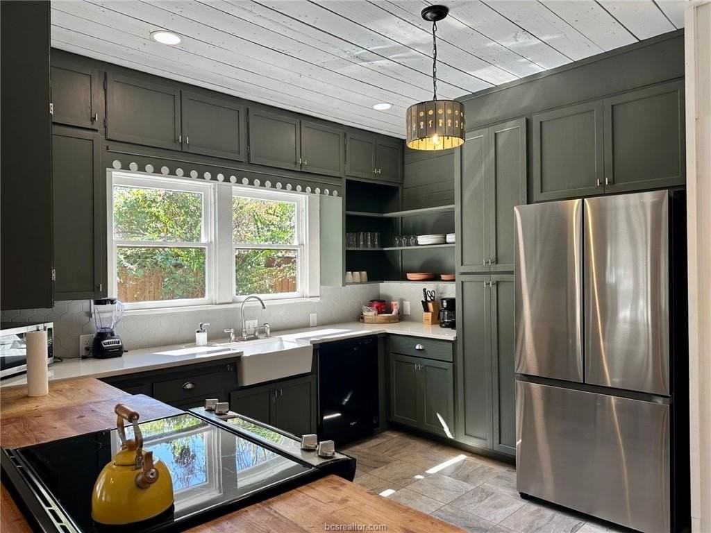 402 N Haswell Dr - Photo 5 of 14