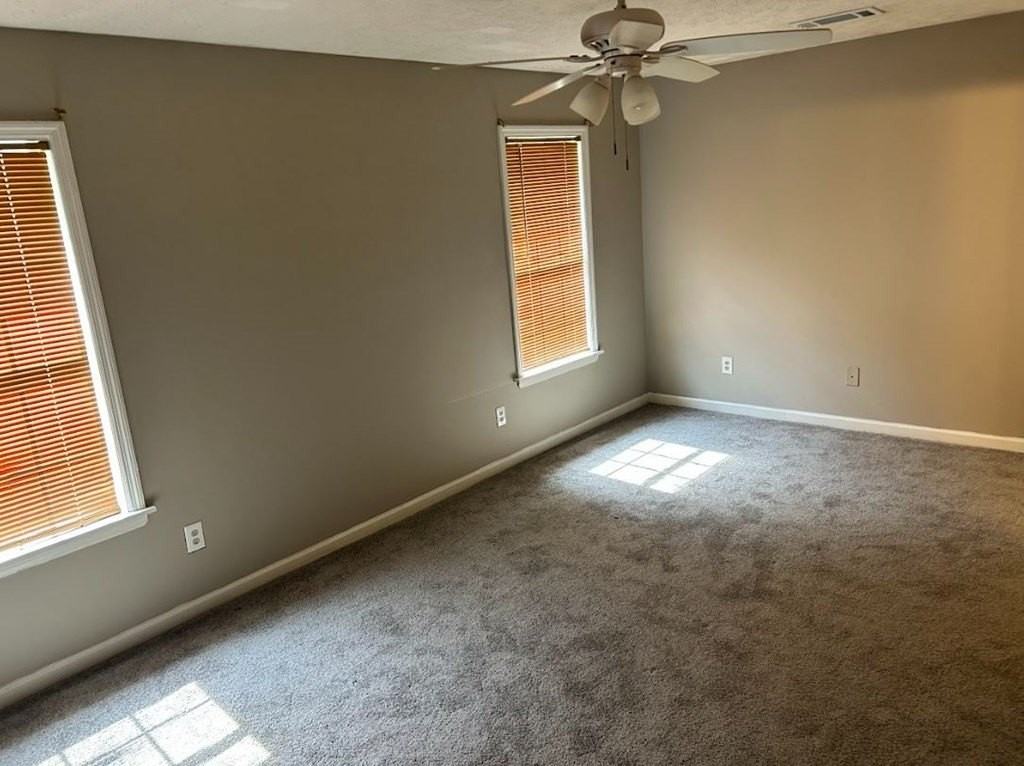 1515 Summerplace Dr - Photo 3 of 3