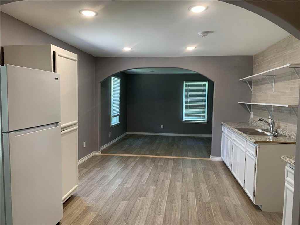 1726 Sherman St - Photo 2 of 10