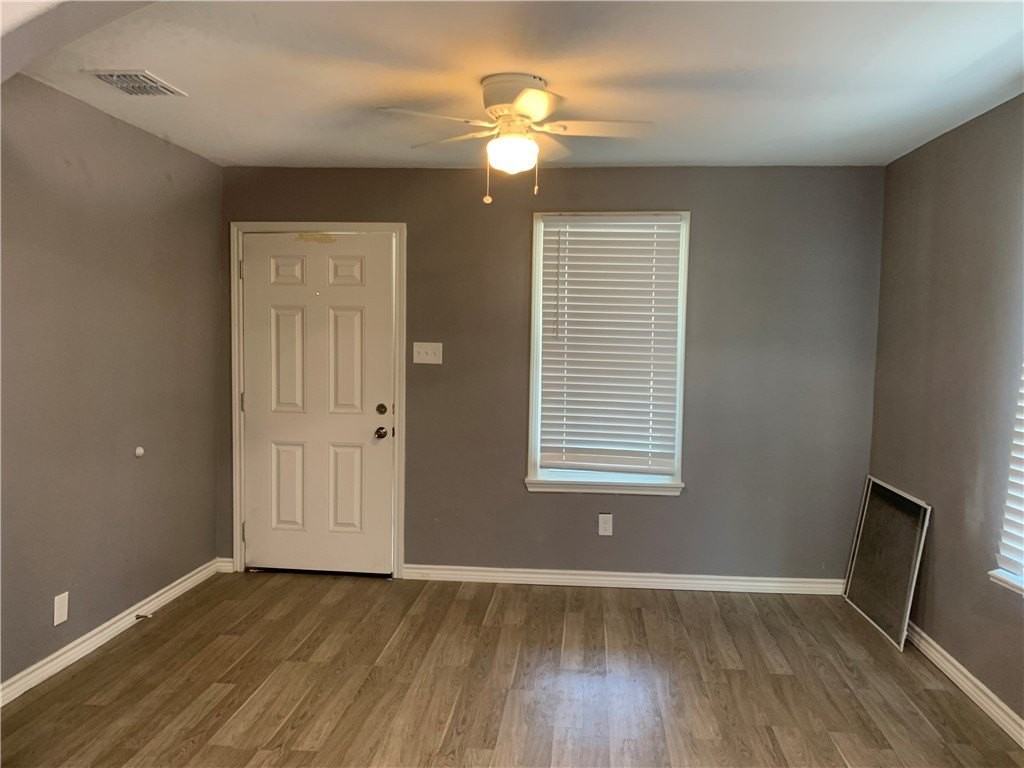 1726 Sherman St - Photo 3 of 10