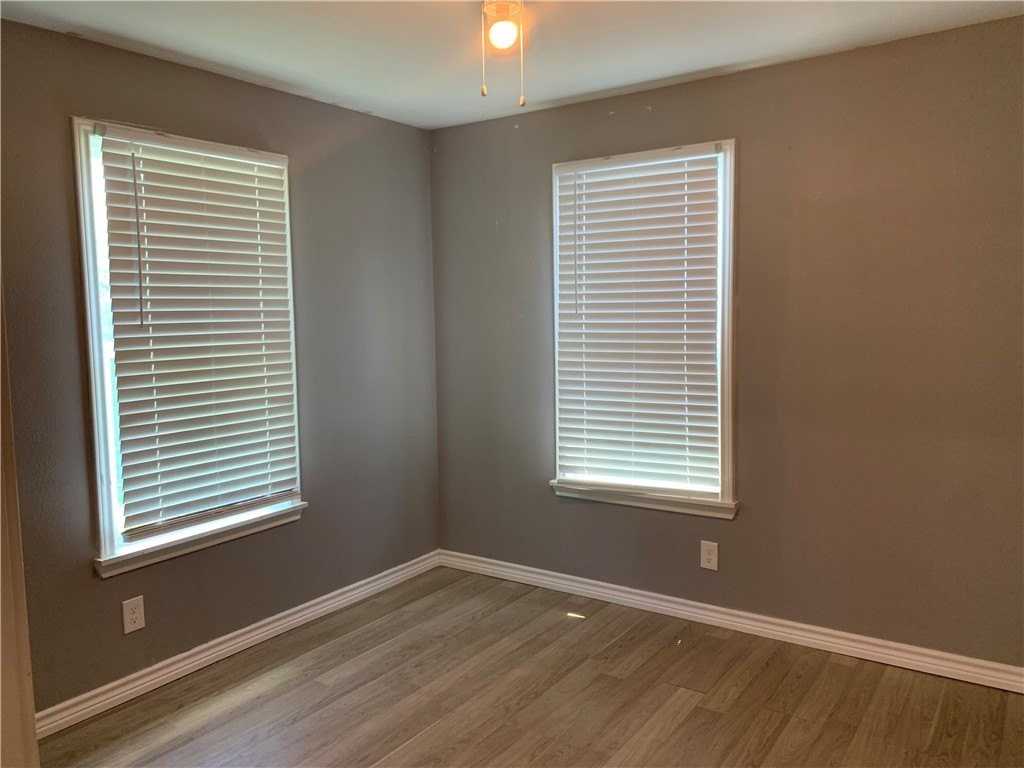 1726 Sherman St - Photo 5 of 10