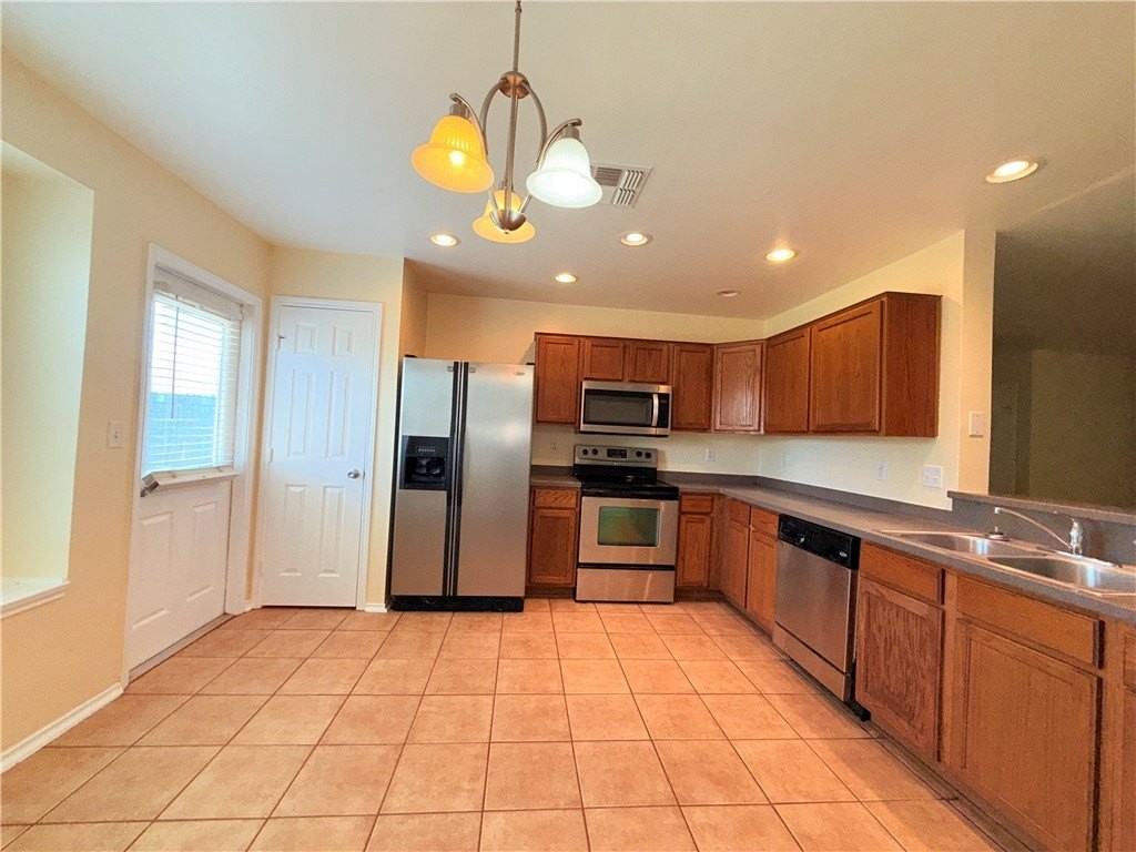 1019 Livermore Street - Photo 5 of 32