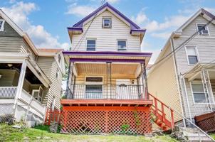 featured image of 2340 Victor St