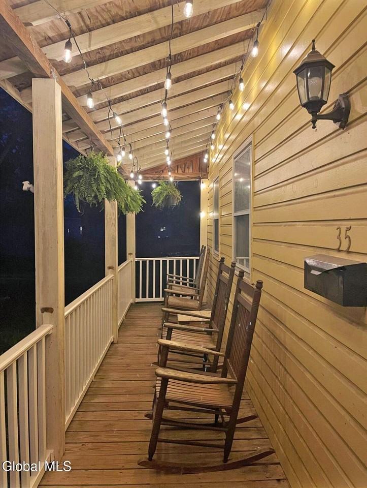 35 State St - Photo 3 of 11