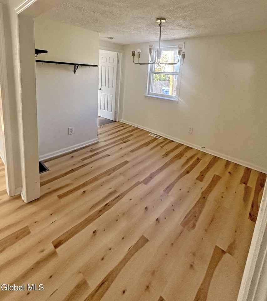 35 State St - Photo 7 of 11