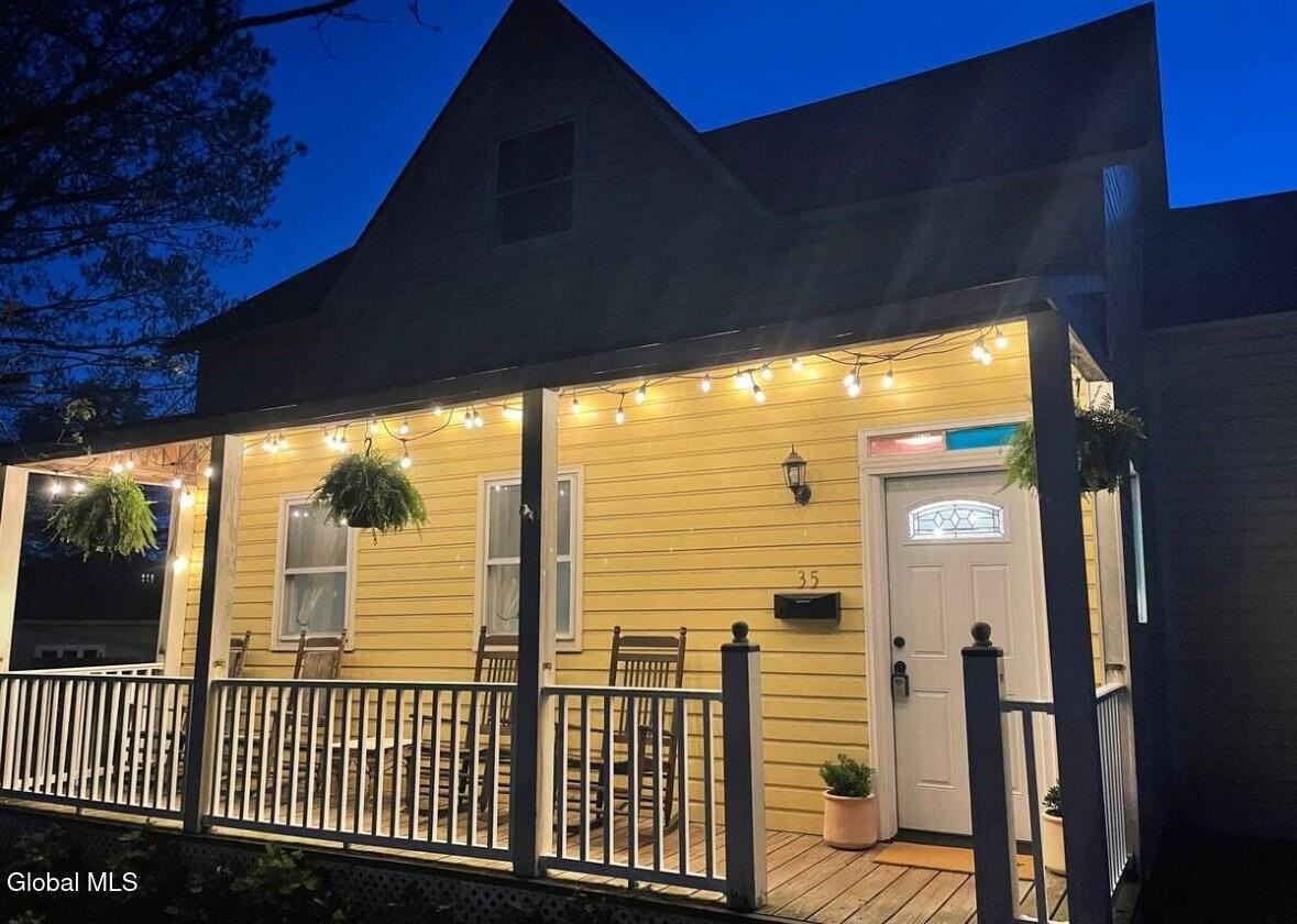 35 State St - Photo 2 of 11