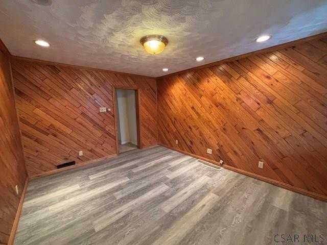 1118 Church Ave - Photo 2 of 9